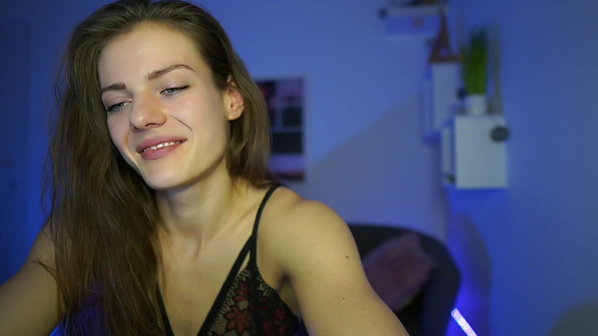 Gallery image thumbnail from Elly_Malkova_'s myfreecams stream on, 04/28/2023, 17:58 image 7 of 20