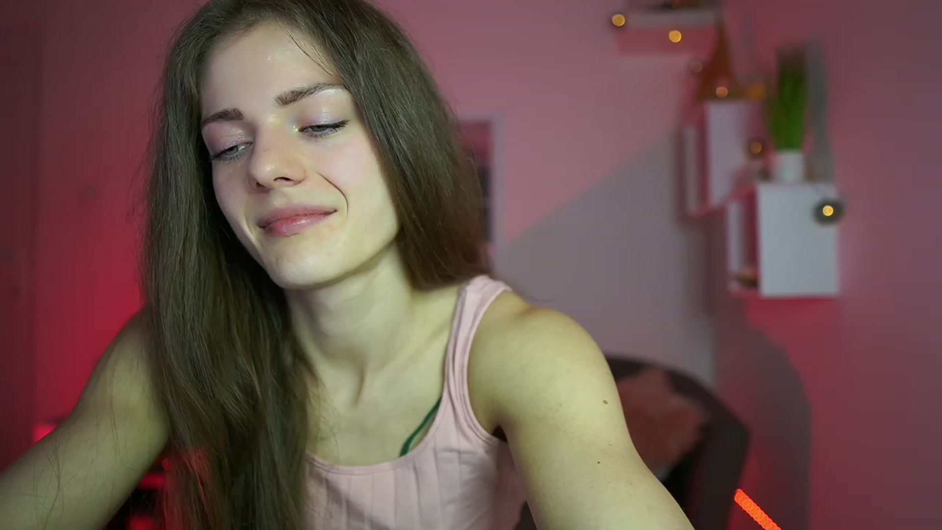 Gallery image thumbnail from Elly_Malkova_'s myfreecams stream on, 04/29/2023, 14:01 image 13 of 20