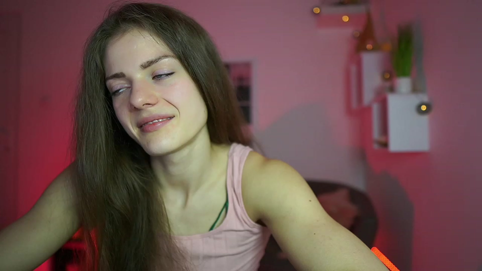 Gallery image thumbnail from Elly_Malkova_'s myfreecams stream on, 04/29/2023, 14:01 image 5 of 20