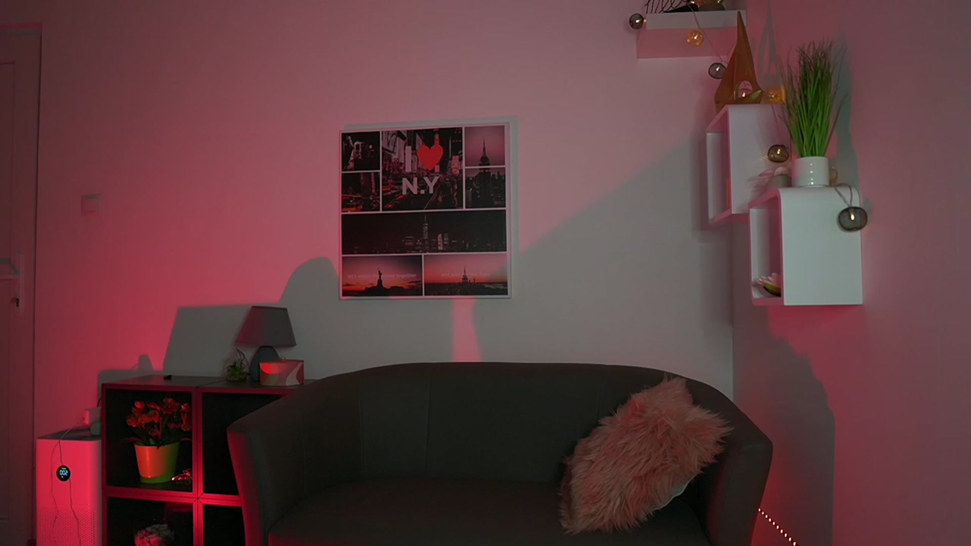 Gallery image thumbnail from Elly_Malkova_'s myfreecams stream on, 04/29/2023, 14:41 image 4 of 20