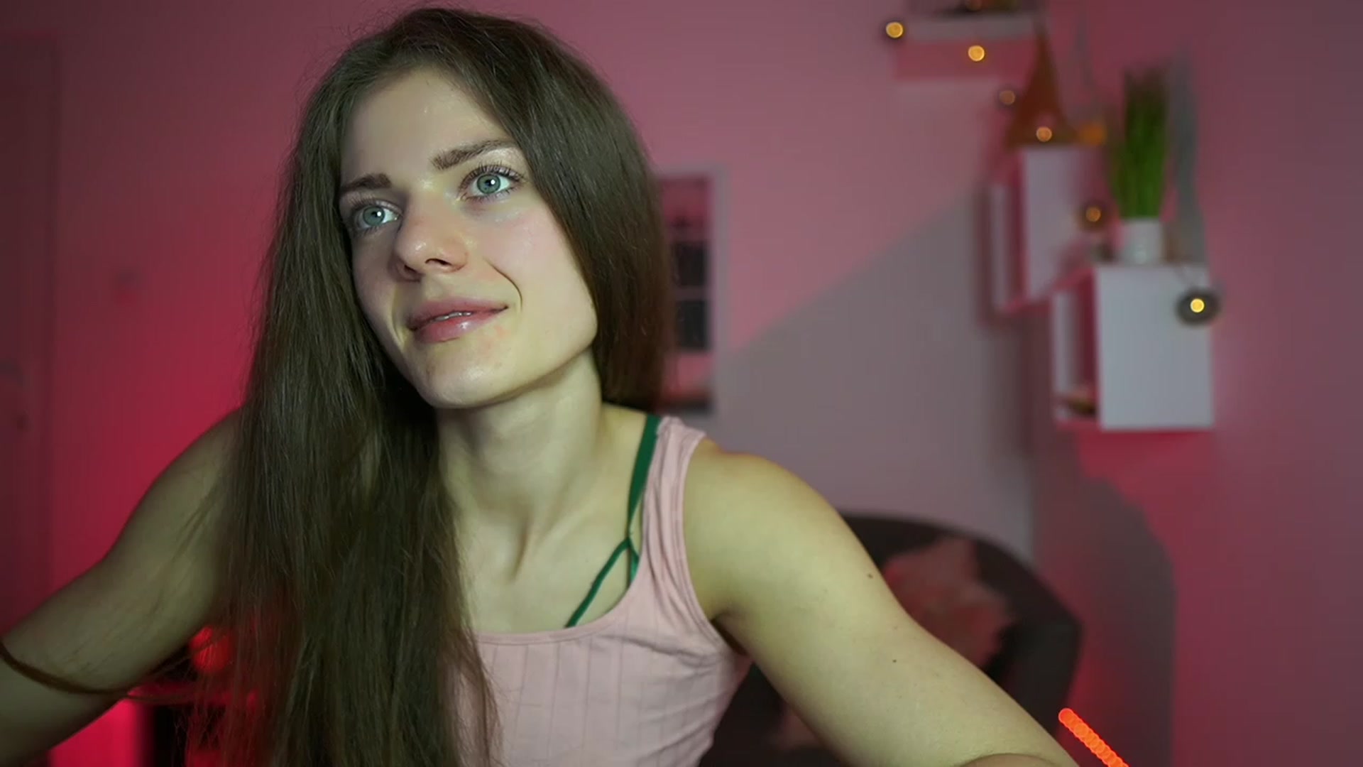 Gallery image thumbnail from Elly_Malkova_'s myfreecams stream on, 04/29/2023, 15:25 image 3 of 20