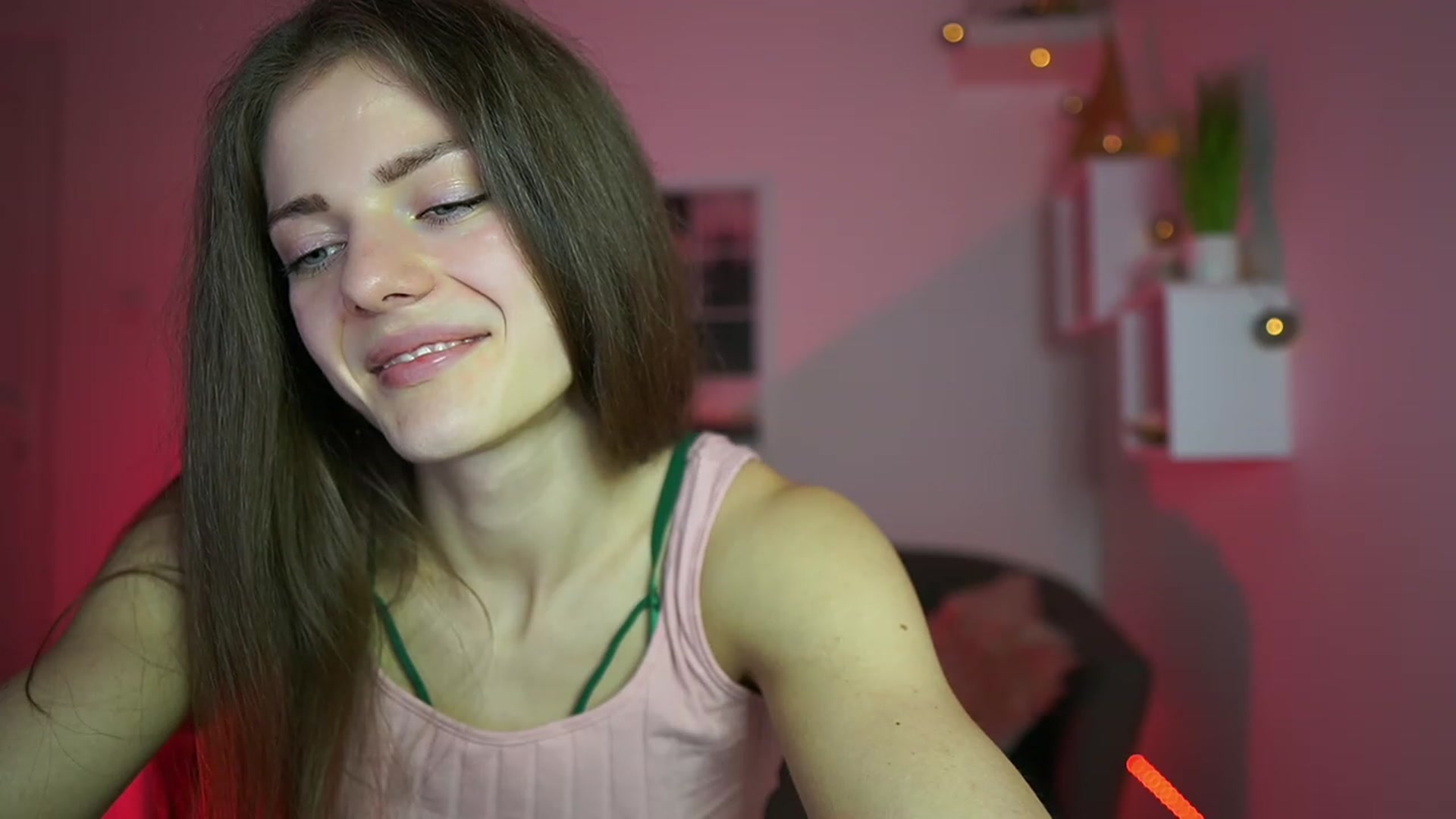 Gallery image thumbnail from Elly_Malkova_'s myfreecams stream on, 04/29/2023, 15:25 image 12 of 20