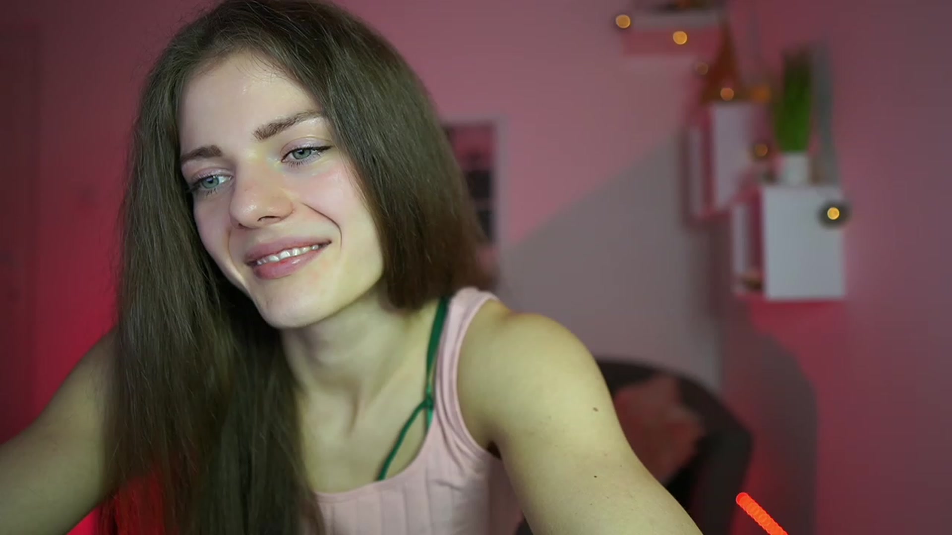 Gallery image thumbnail from Elly_Malkova_'s myfreecams stream on, 04/29/2023, 15:25 image 7 of 20