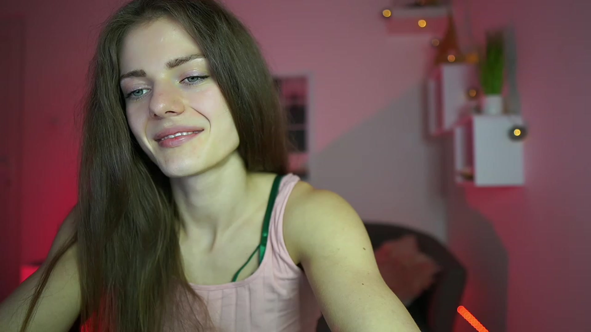 Gallery image thumbnail from Elly_Malkova_'s myfreecams stream on, 04/29/2023, 17:15 image 4 of 20
