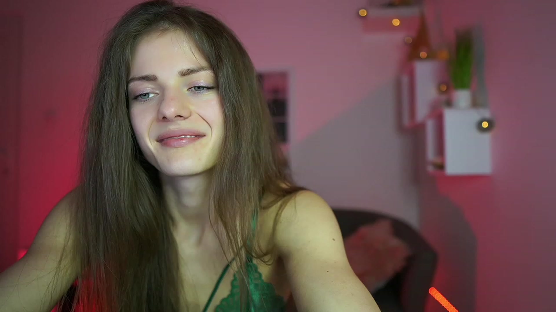 Gallery image thumbnail from Elly_Malkova_'s myfreecams stream on, 04/29/2023, 17:15 image 17 of 20