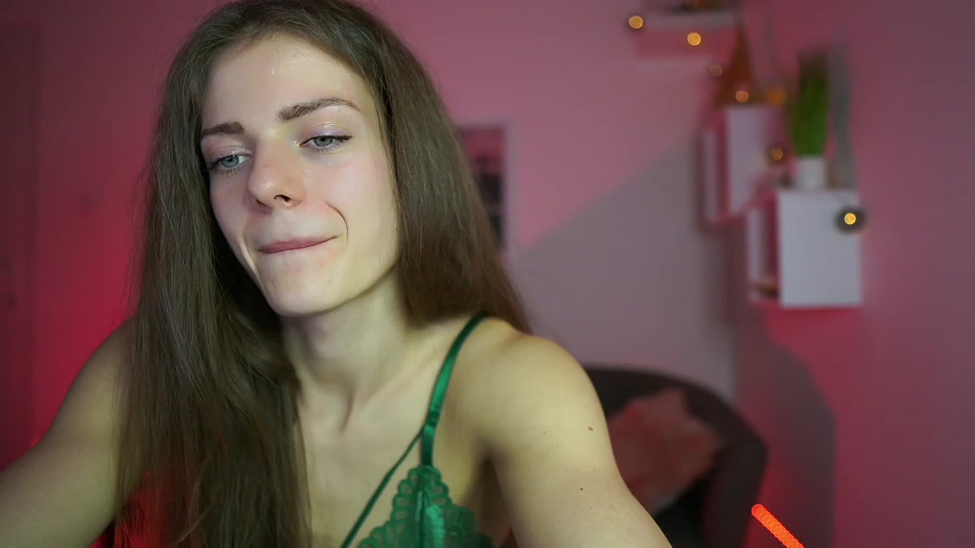 Gallery image thumbnail from Elly_Malkova_'s myfreecams stream on, 04/29/2023, 17:15 image 10 of 20