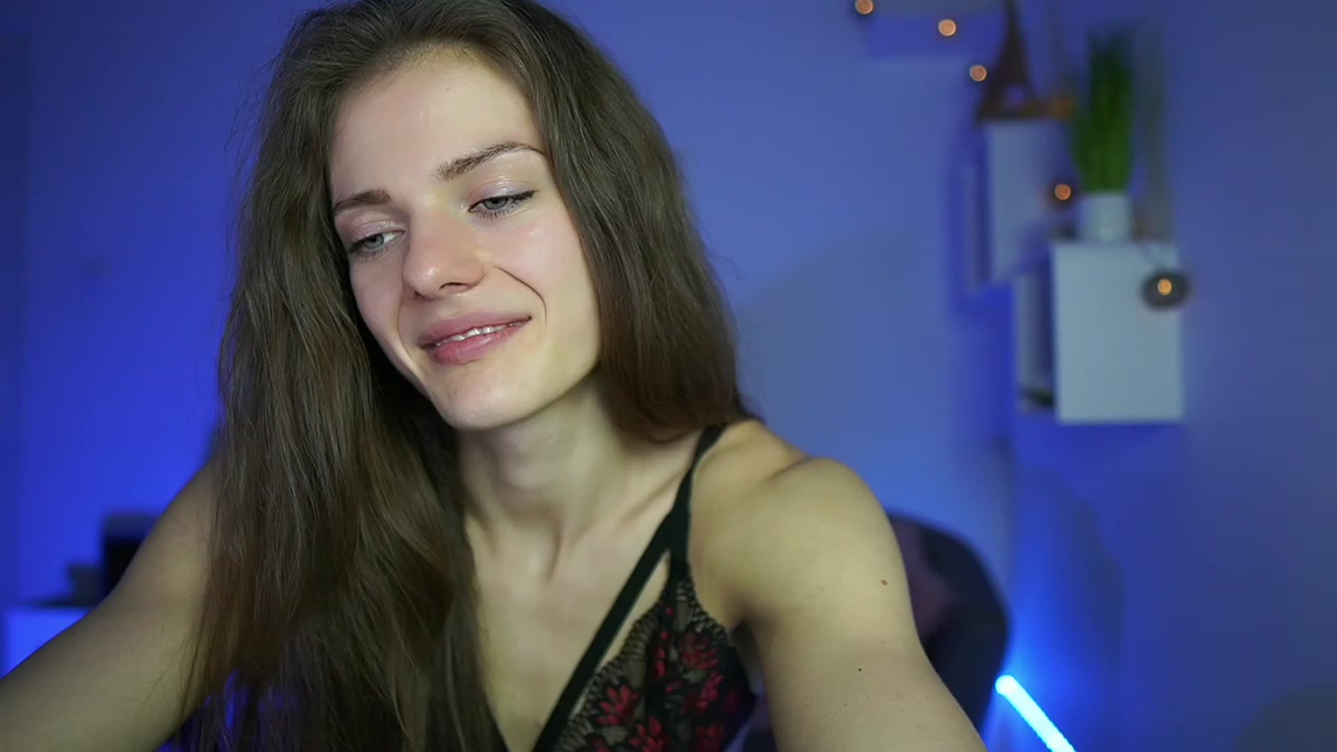 Gallery image thumbnail from Elly_Malkova_'s myfreecams stream on, 05/02/2023, 21:00 image 19 of 20