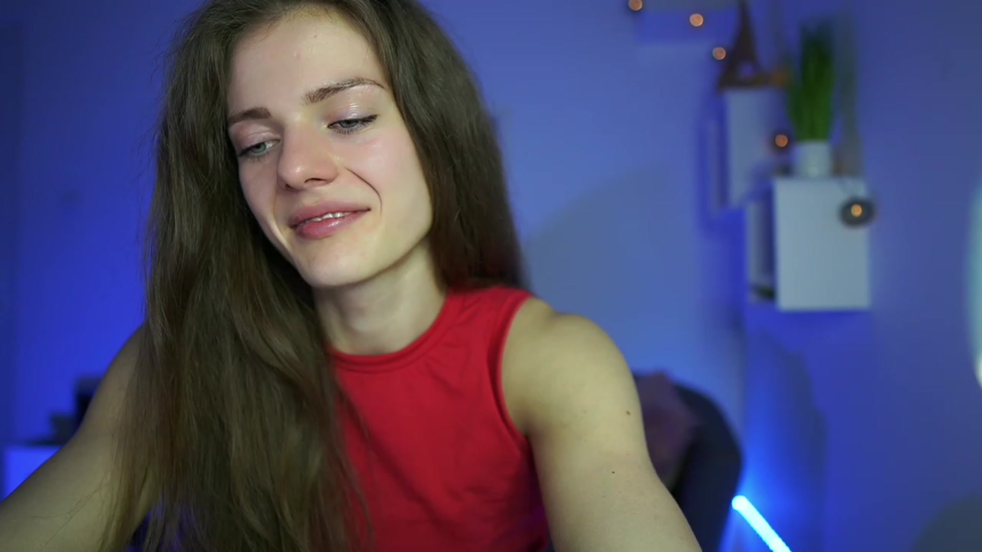 Gallery image thumbnail from Elly_Malkova_'s myfreecams stream on, 05/02/2023, 21:00 image 6 of 20