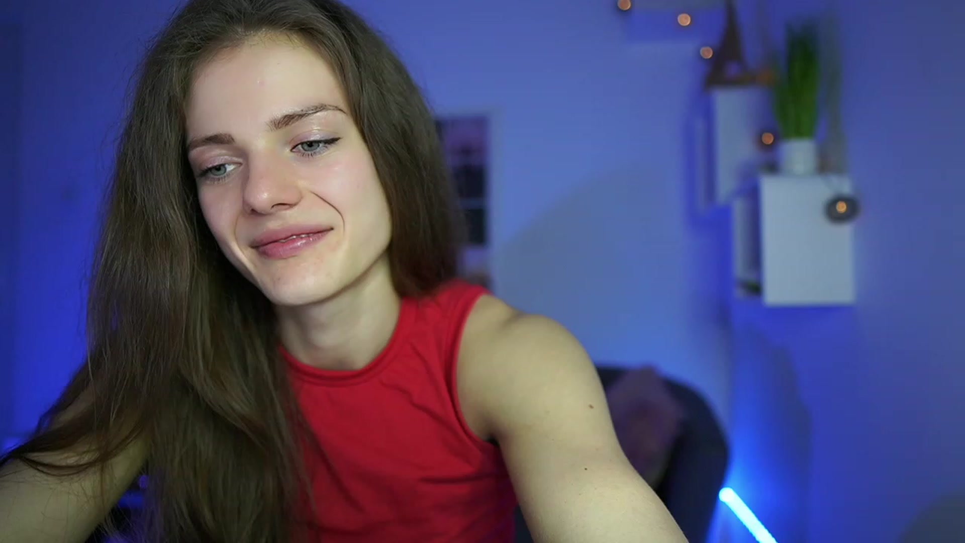 Gallery image thumbnail from Elly_Malkova_'s myfreecams stream on, 05/02/2023, 21:00 image 3 of 20
