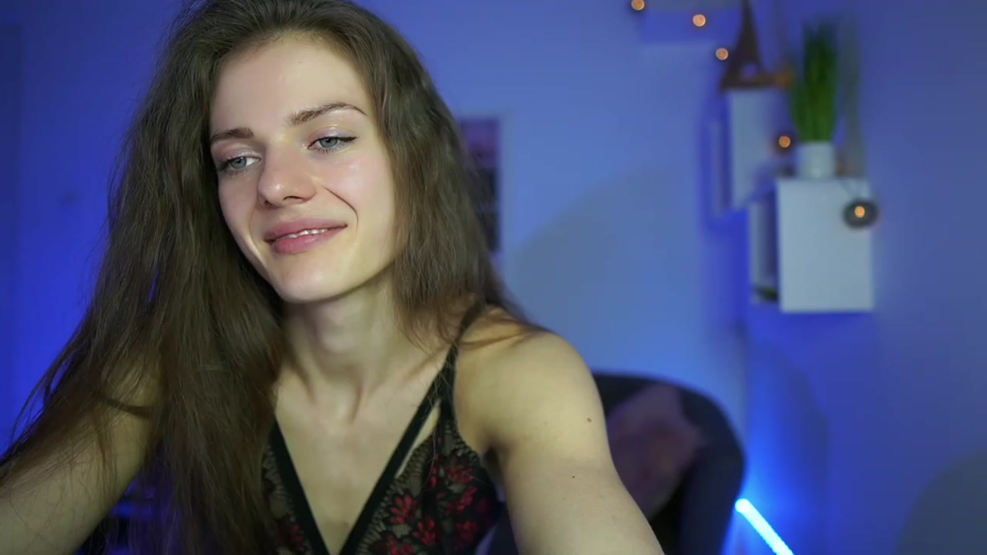 Gallery image thumbnail from Elly_Malkova_'s myfreecams stream on, 05/02/2023, 21:00 image 20 of 20