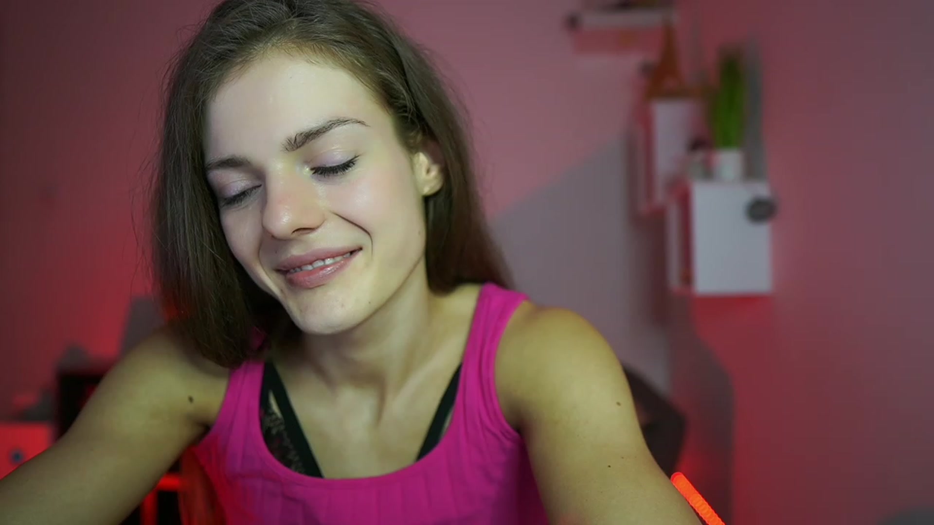 Gallery image thumbnail from Elly_Malkova_'s myfreecams stream on, 05/09/2023, 23:11 image 7 of 20