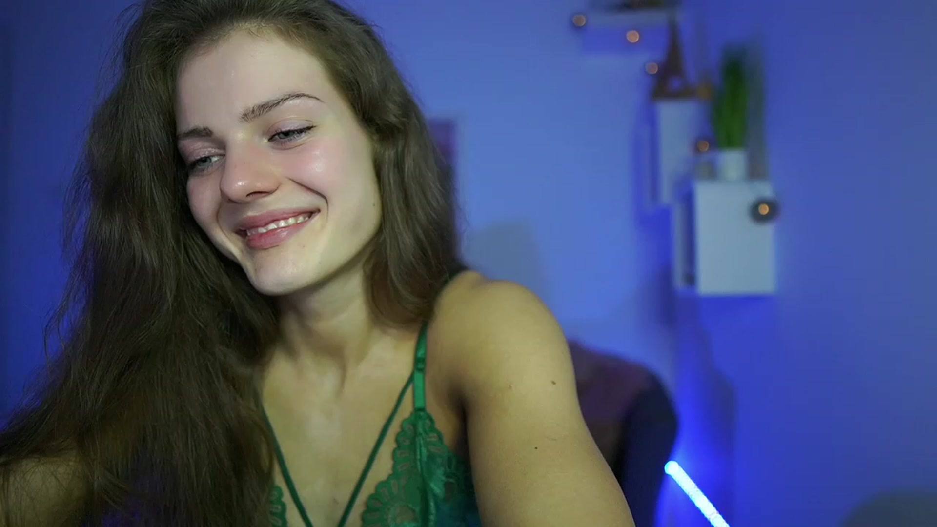 Gallery image thumbnail from Elly_Malkova_'s myfreecams stream on, 05/18/2023, 19:30 image 18 of 20