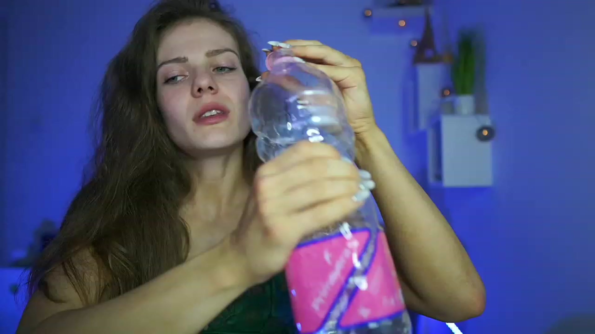 Gallery image thumbnail from Elly_Malkova_'s myfreecams stream on, 05/18/2023, 19:30 image 17 of 20