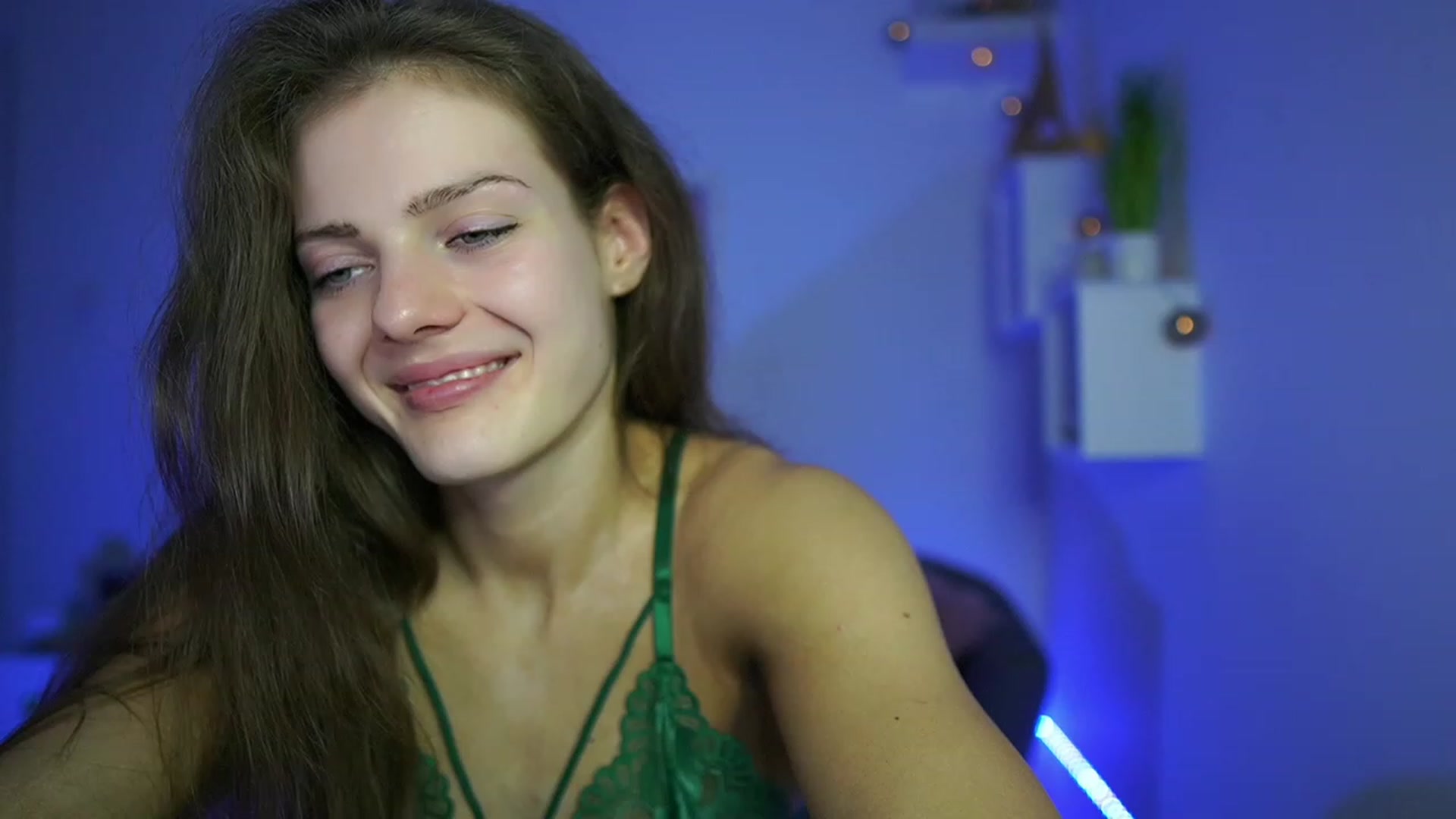 Gallery image thumbnail from Elly_Malkova_'s myfreecams stream on, 05/18/2023, 21:55 image 11 of 20