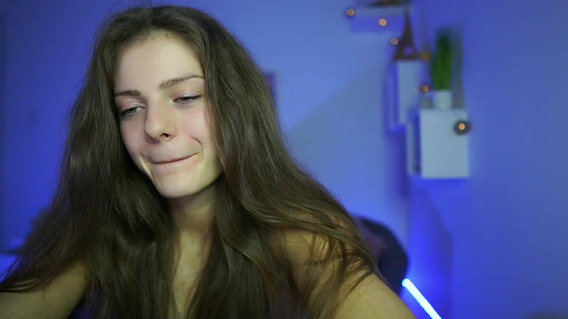 Gallery image thumbnail from Elly_Malkova_'s myfreecams stream on, 05/18/2023, 23:52 image 11 of 20