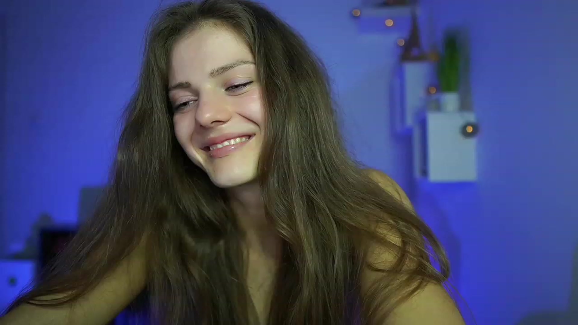 Gallery image thumbnail from Elly_Malkova_'s myfreecams stream on, 05/18/2023, 23:52 image 13 of 20