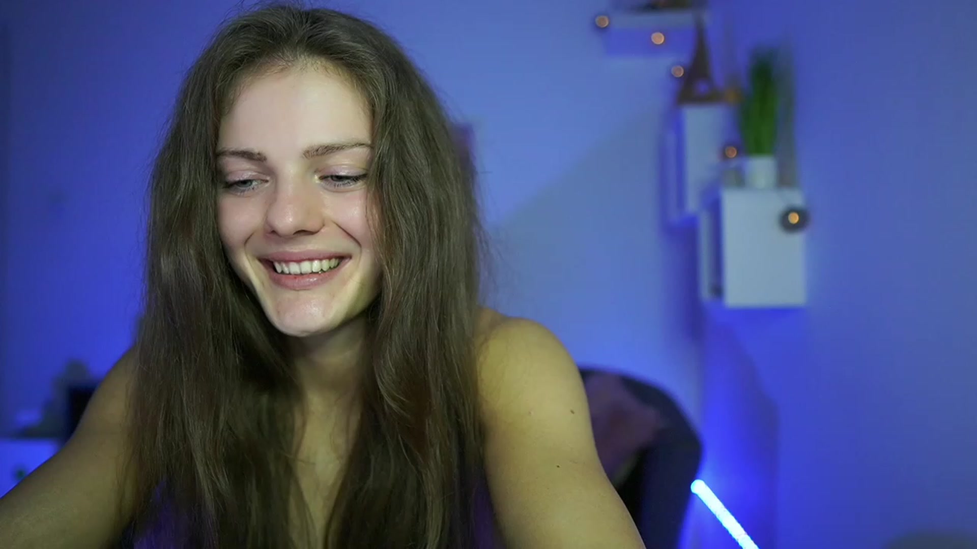 Gallery image thumbnail from Elly_Malkova_'s myfreecams stream on, 05/18/2023, 23:52 image 7 of 20