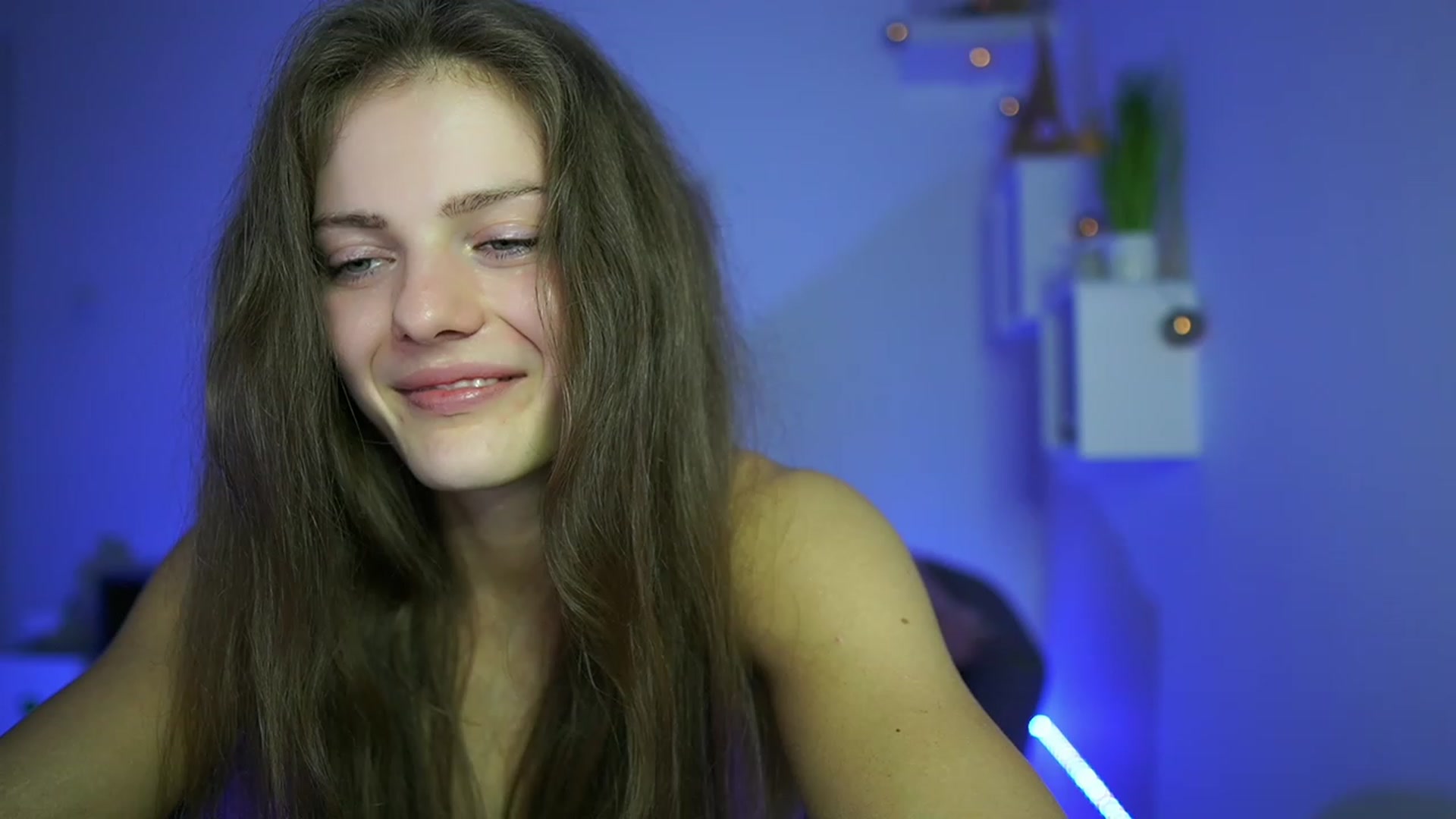 Gallery image thumbnail from Elly_Malkova_'s myfreecams stream on, 05/18/2023, 23:52 image 8 of 20