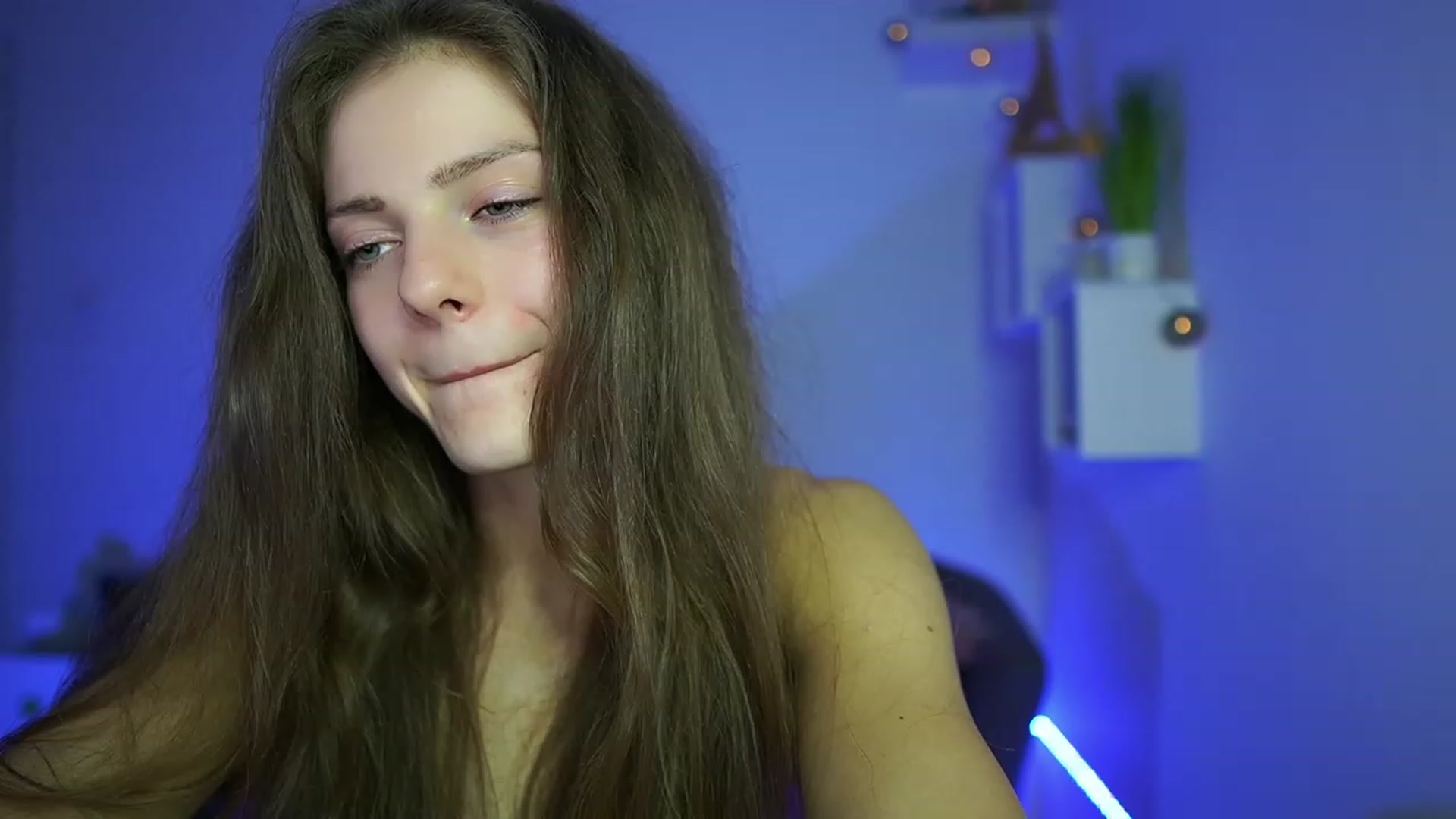 Gallery image thumbnail from Elly_Malkova_'s myfreecams stream on, 05/18/2023, 23:52 image 14 of 20