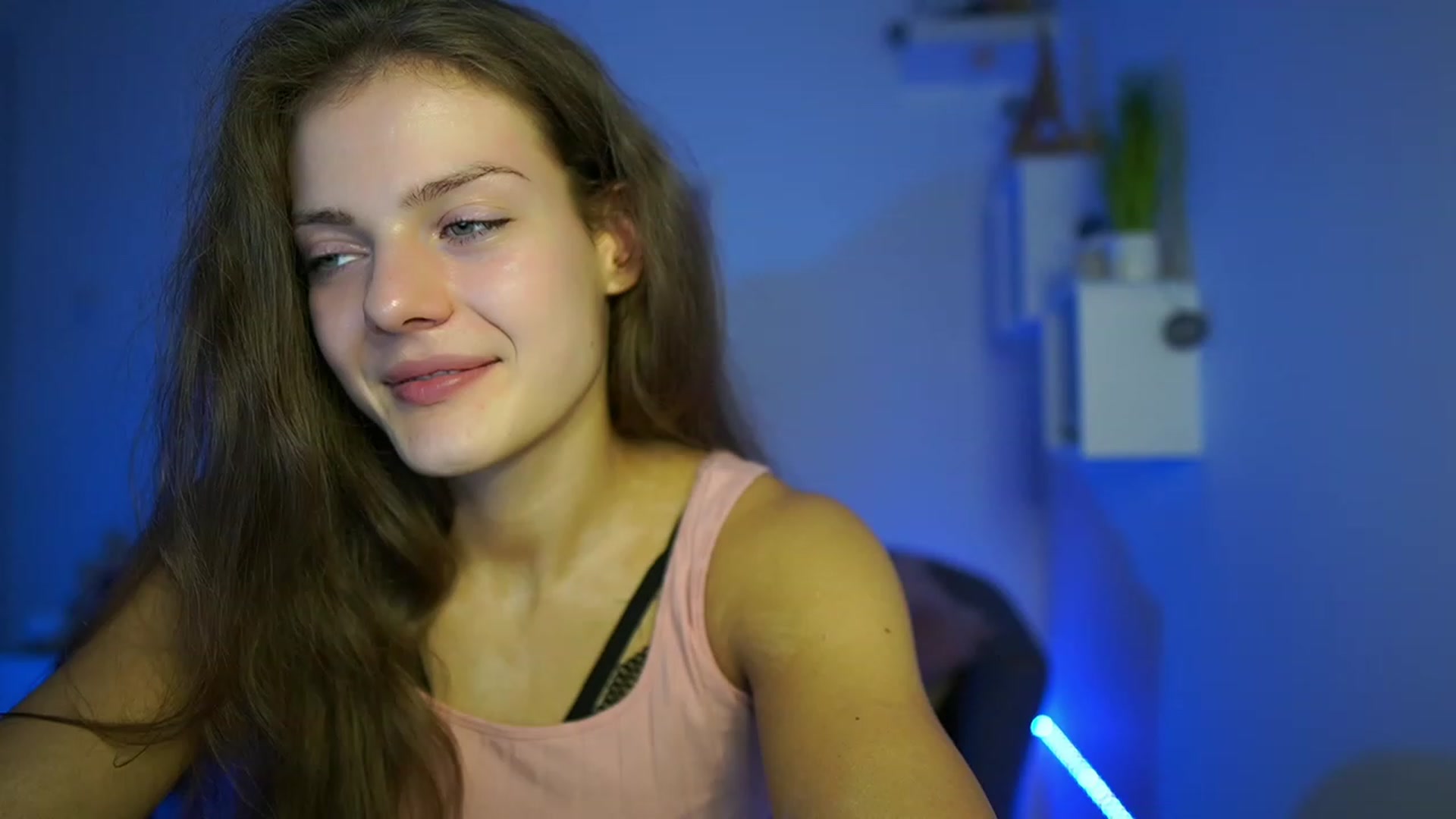 Gallery image thumbnail from Elly_Malkova_'s myfreecams stream on, 05/19/2023, 19:21 image 2 of 20