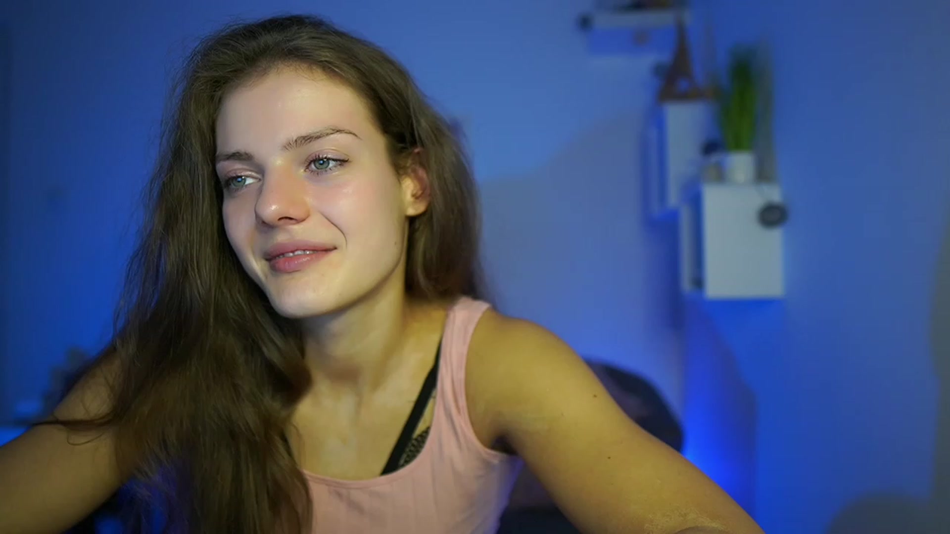 Gallery image thumbnail from Elly_Malkova_'s myfreecams stream on, 05/19/2023, 19:21 image 1 of 20