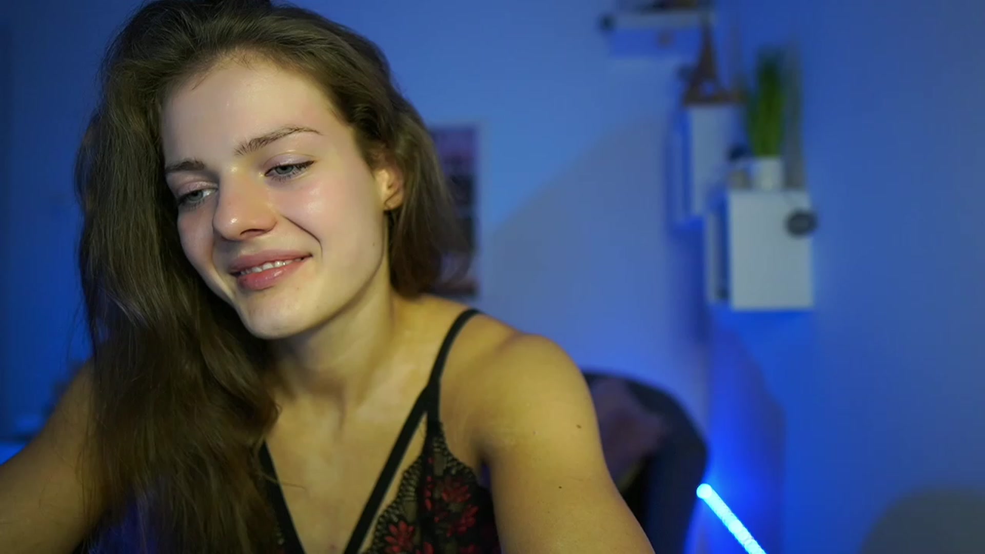 Gallery image thumbnail from Elly_Malkova_'s myfreecams stream on, 05/19/2023, 19:21 image 8 of 20