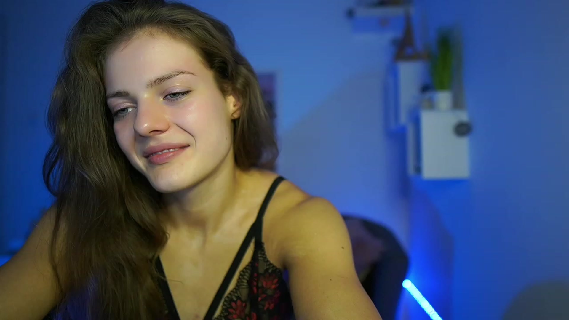 Gallery image thumbnail from Elly_Malkova_'s myfreecams stream on, 05/19/2023, 19:21 image 11 of 20