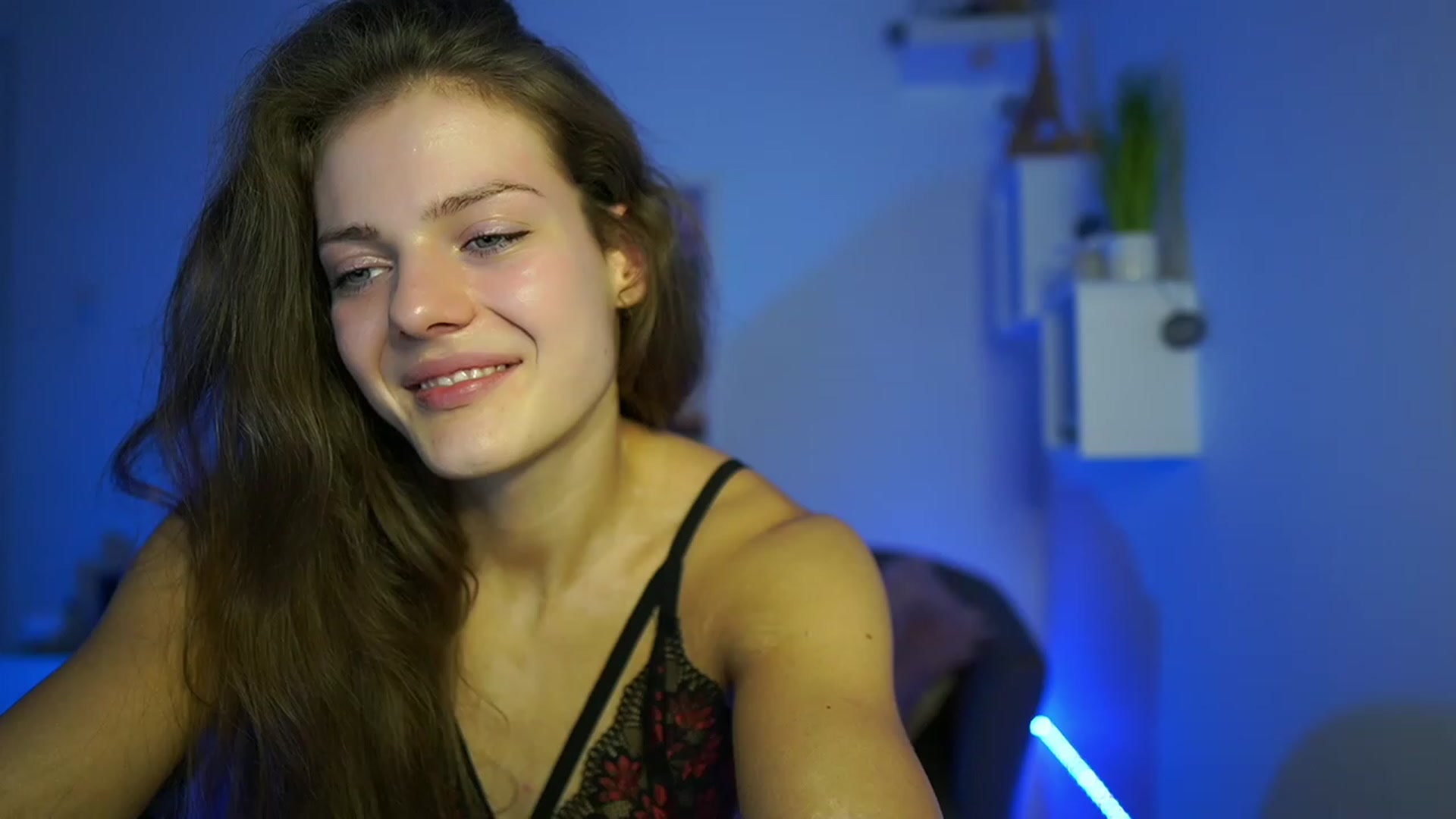 Gallery image thumbnail from Elly_Malkova_'s myfreecams stream on, 05/19/2023, 19:21 image 17 of 20