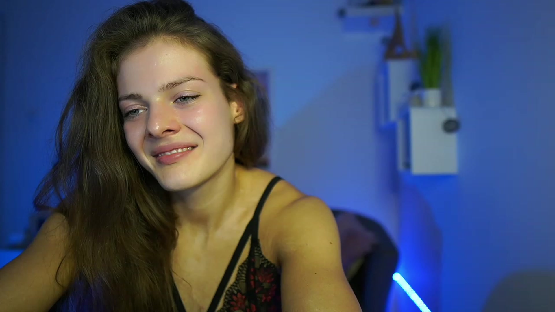 Gallery image thumbnail from Elly_Malkova_'s myfreecams stream on, 05/19/2023, 19:21 image 19 of 20