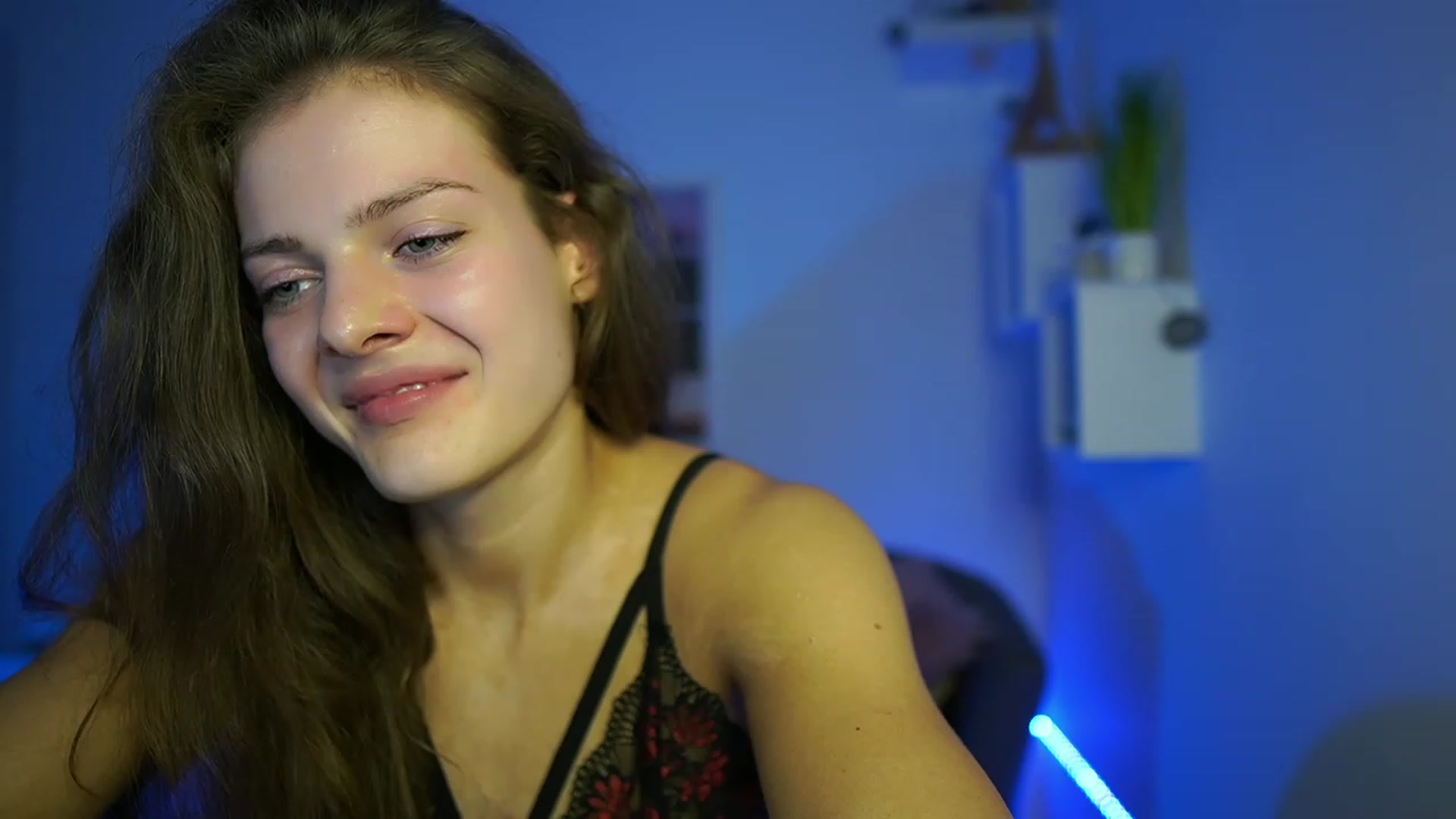 Gallery image thumbnail from Elly_Malkova_'s myfreecams stream on, 05/19/2023, 19:21 image 20 of 20