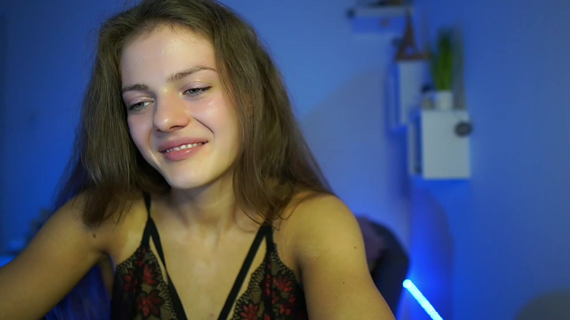 Gallery image thumbnail from Elly_Malkova_'s myfreecams stream on, 05/19/2023, 21:03 image 3 of 20