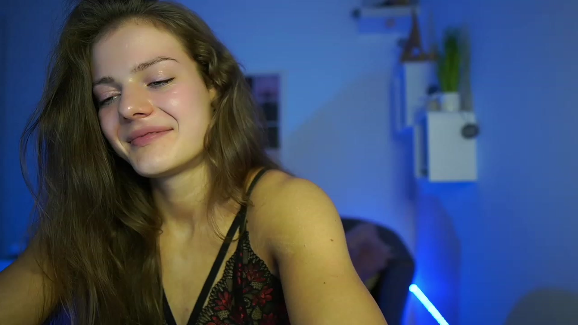 Gallery image thumbnail from Elly_Malkova_'s myfreecams stream on, 05/19/2023, 21:03 image 10 of 20