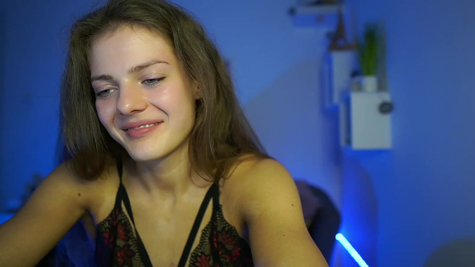 Gallery image thumbnail from Elly_Malkova_'s myfreecams stream on, 05/19/2023, 21:03 image 1 of 20