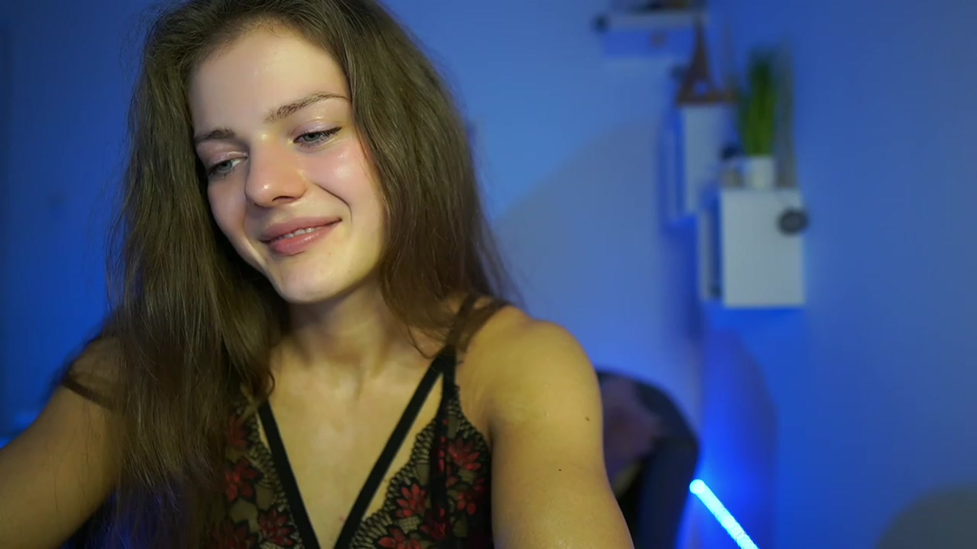 Gallery image thumbnail from Elly_Malkova_'s myfreecams stream on, 05/19/2023, 21:03 image 18 of 20