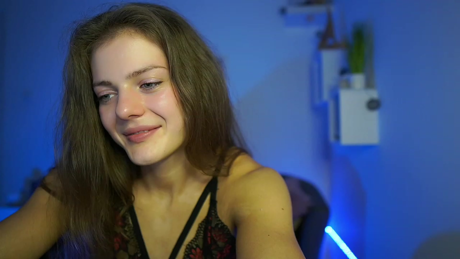Gallery image thumbnail from Elly_Malkova_'s myfreecams stream on, 05/19/2023, 21:03 image 17 of 20