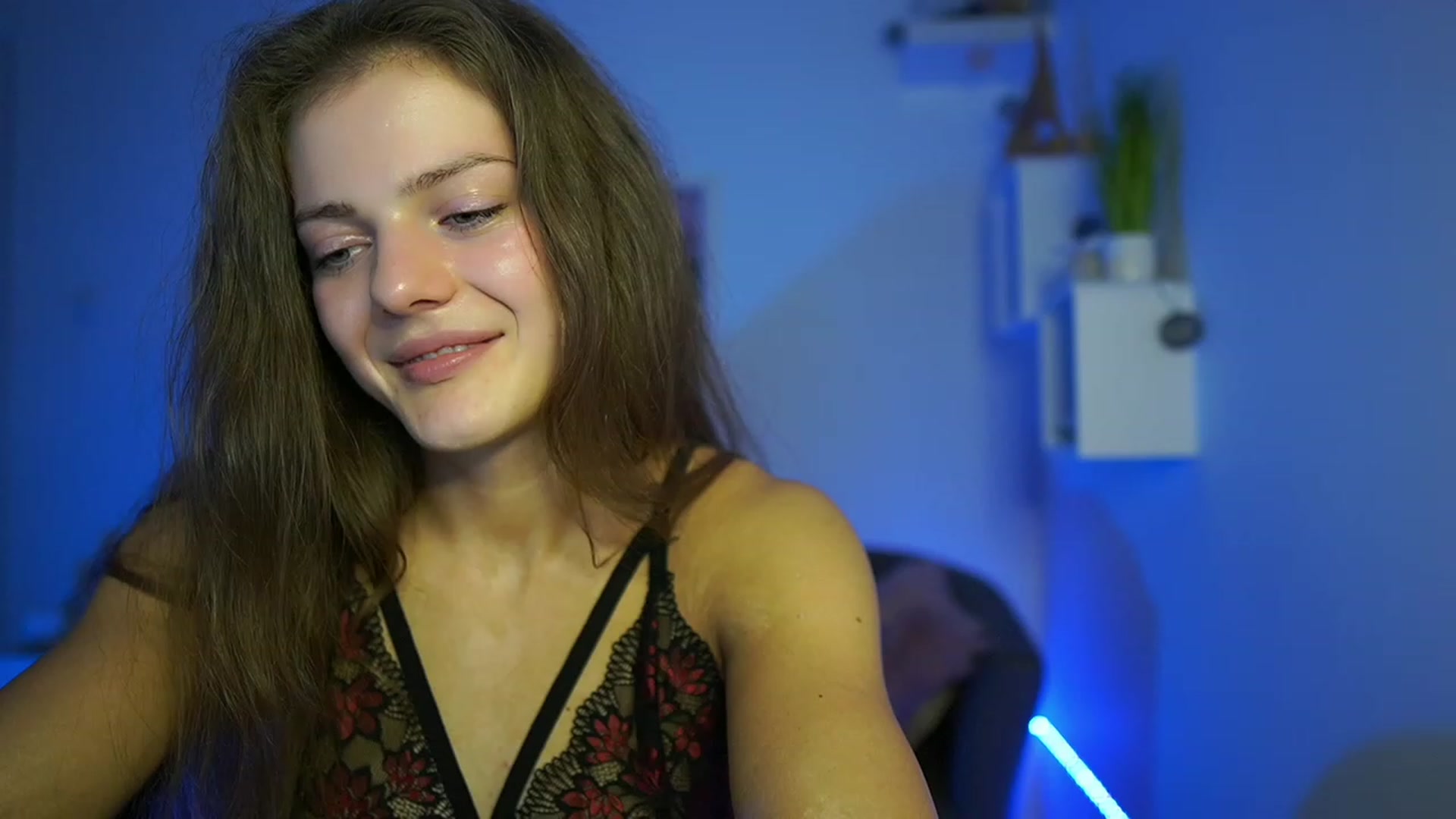Gallery image thumbnail from Elly_Malkova_'s myfreecams stream on, 05/19/2023, 21:03 image 19 of 20