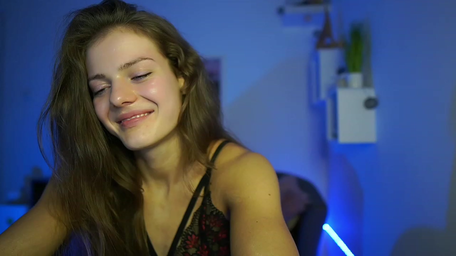 Gallery image thumbnail from Elly_Malkova_'s myfreecams stream on, 05/19/2023, 21:03 image 9 of 20