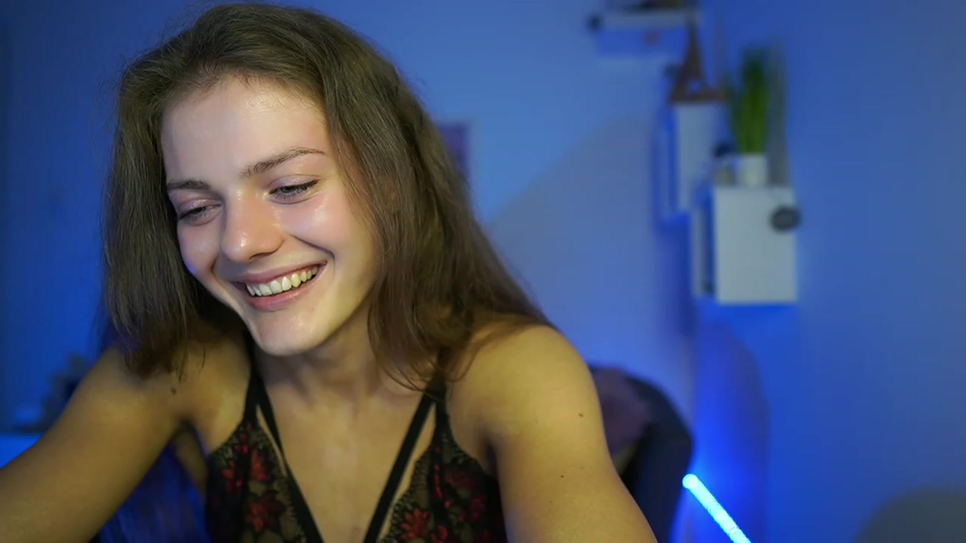Gallery image thumbnail from Elly_Malkova_'s myfreecams stream on, 05/19/2023, 21:03 image 2 of 20