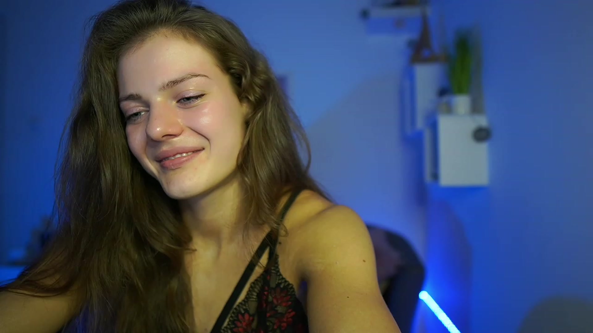 Gallery image thumbnail from Elly_Malkova_'s myfreecams stream on, 05/19/2023, 21:03 image 14 of 20