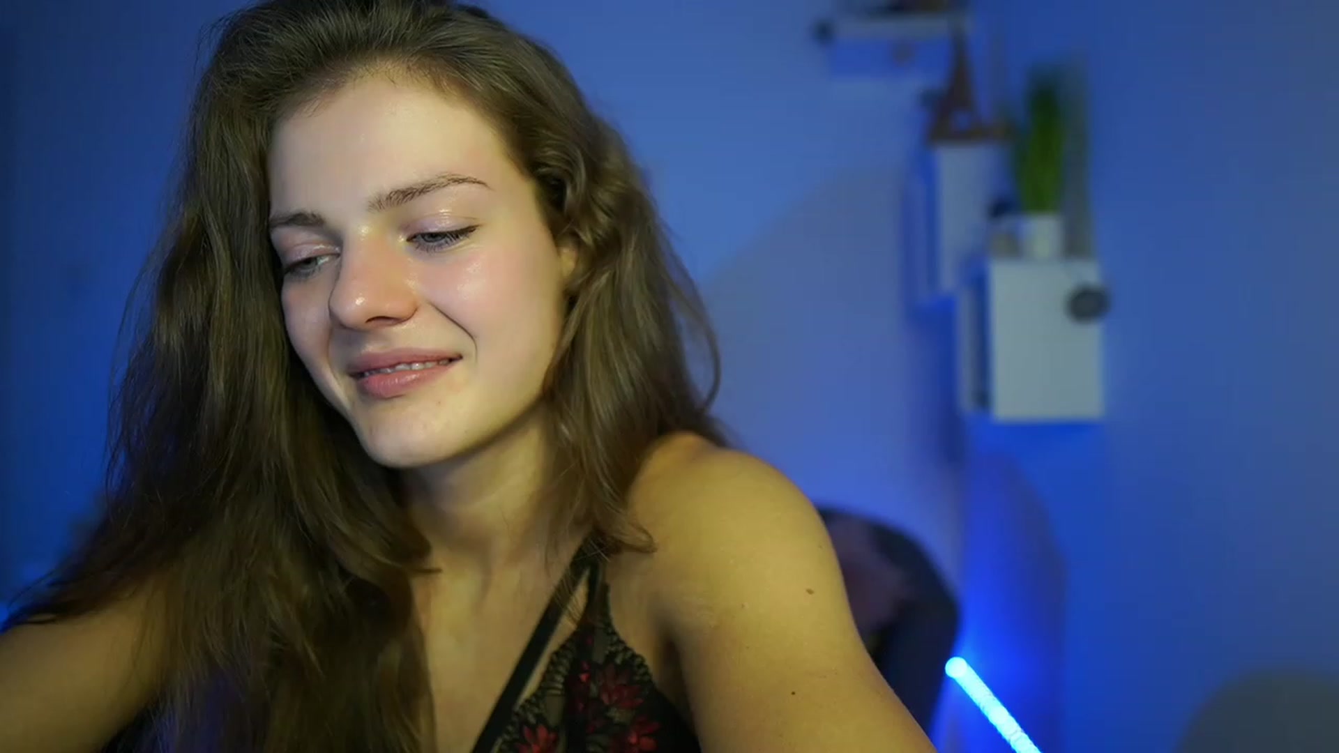 Gallery image thumbnail from Elly_Malkova_'s myfreecams stream on, 05/19/2023, 21:03 image 13 of 20