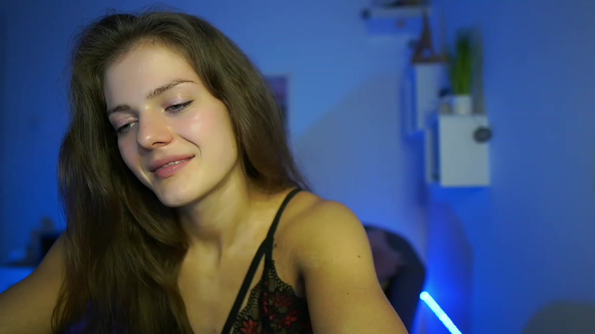 Gallery image thumbnail from Elly_Malkova_'s myfreecams stream on, 05/19/2023, 22:13 image 18 of 20