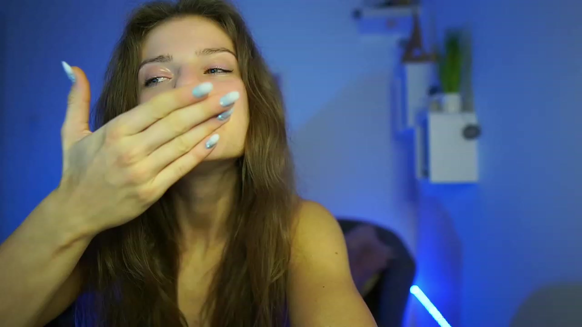 Gallery image thumbnail from Elly_Malkova_'s myfreecams stream on, 05/19/2023, 23:23 image 2 of 20