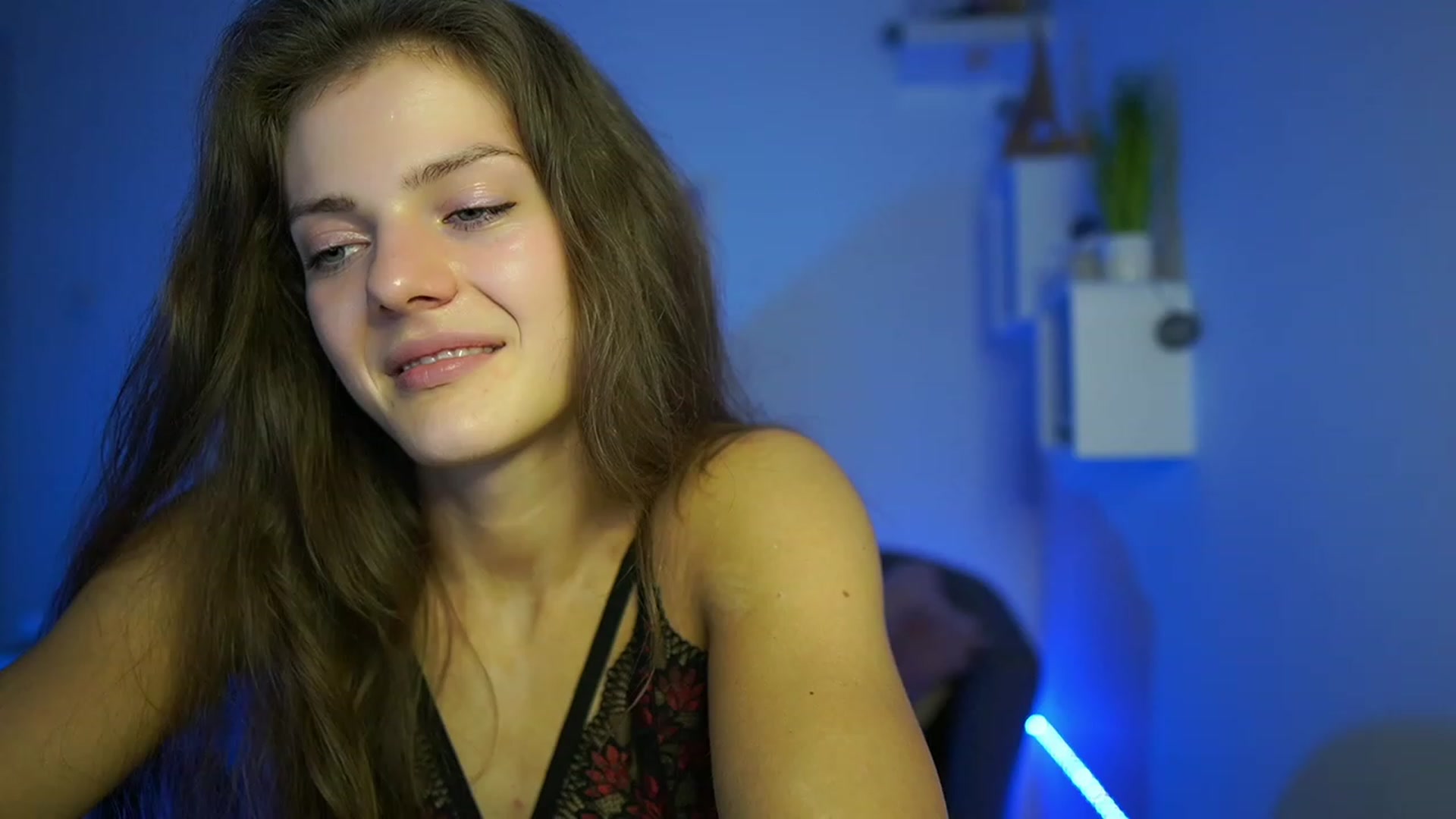 Gallery image thumbnail from Elly_Malkova_'s myfreecams stream on, 05/19/2023, 23:23 image 18 of 20