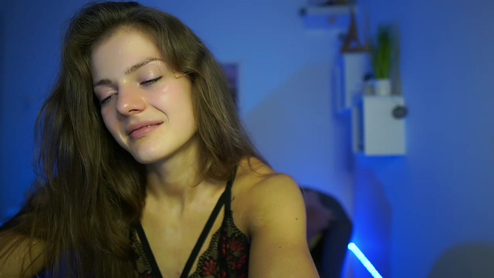 Gallery image thumbnail from Elly_Malkova_'s myfreecams stream on, 05/19/2023, 23:23 image 12 of 20
