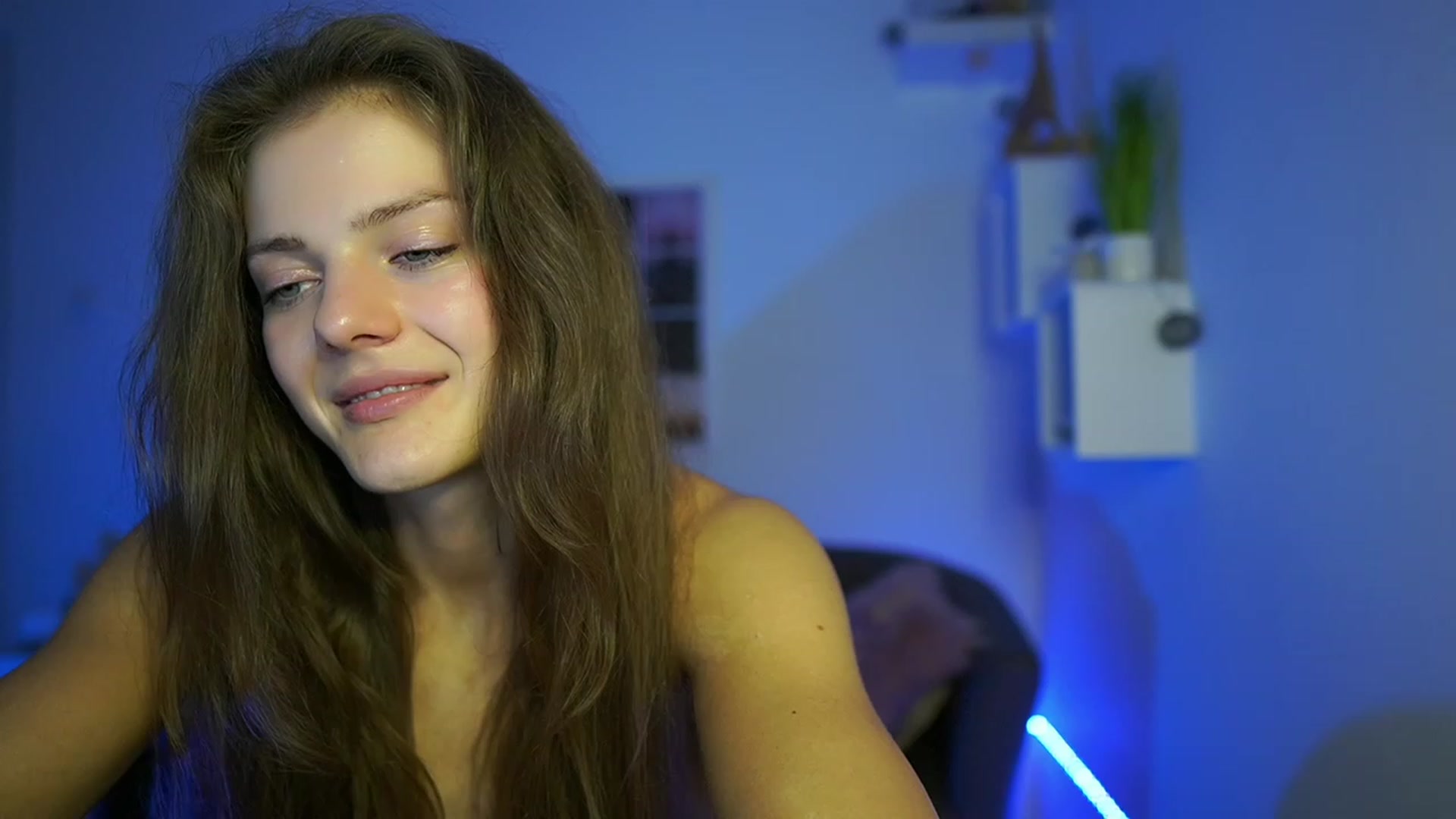 Gallery image thumbnail from Elly_Malkova_'s myfreecams stream on, 05/19/2023, 23:23 image 1 of 20