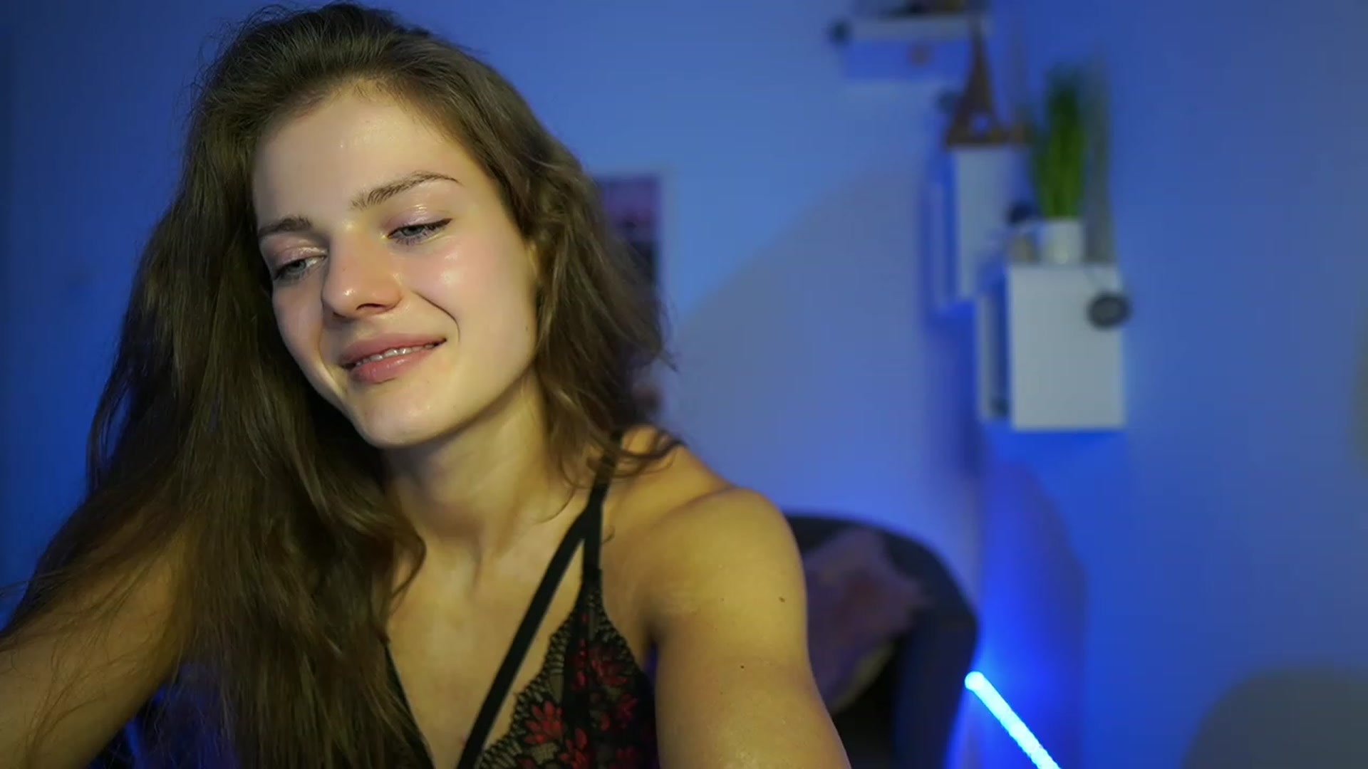 Gallery image thumbnail from Elly_Malkova_'s myfreecams stream on, 05/19/2023, 23:23 image 4 of 20