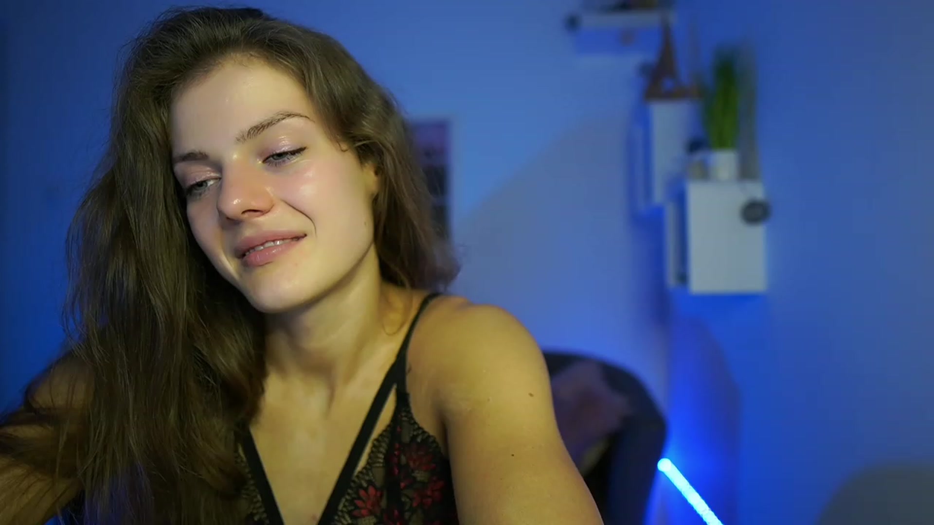 Gallery image thumbnail from Elly_Malkova_'s myfreecams stream on, 05/19/2023, 23:23 image 14 of 20