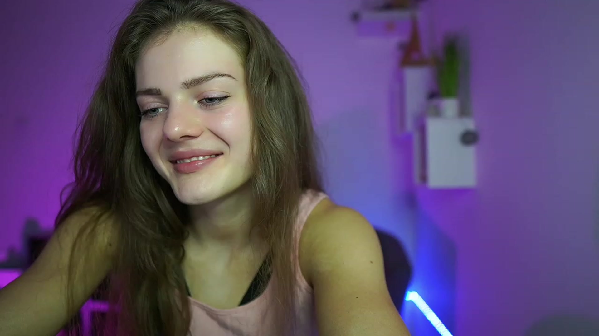Gallery image thumbnail from Elly_Malkova_'s myfreecams stream on, 05/21/2023, 13:54 image 14 of 20