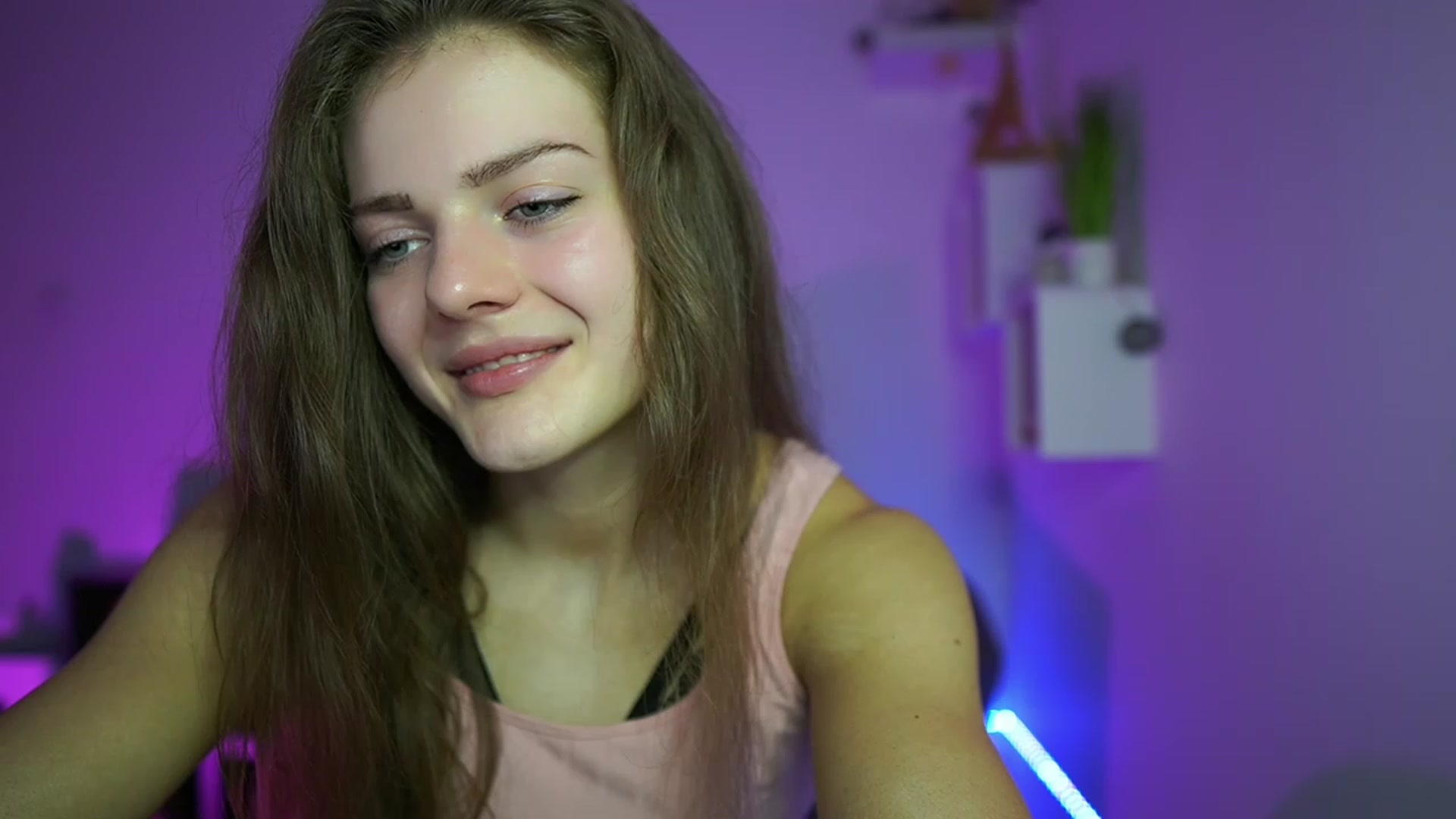 Gallery image thumbnail from Elly_Malkova_'s myfreecams stream on, 05/21/2023, 13:54 image 13 of 20