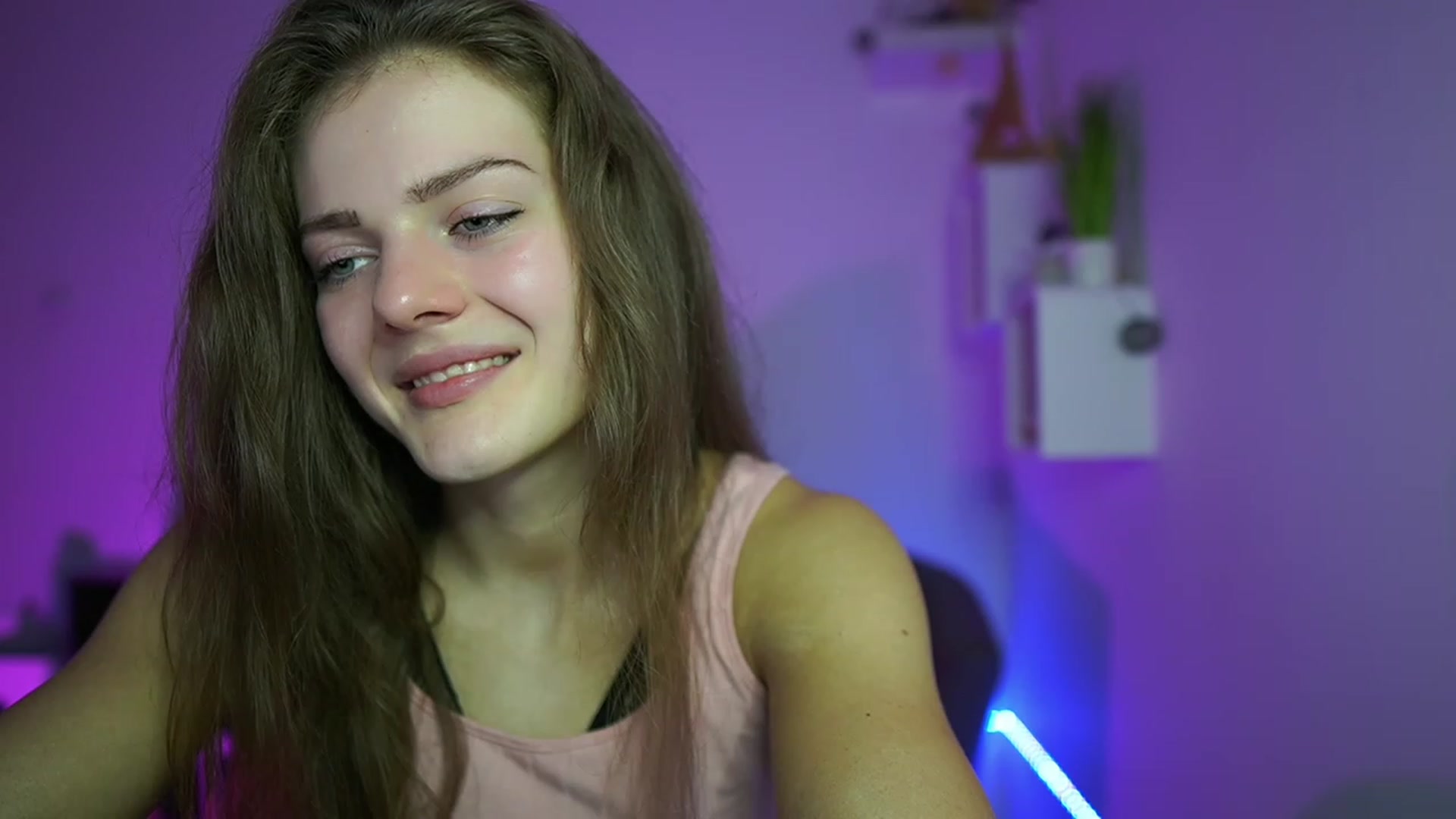 Gallery image thumbnail from Elly_Malkova_'s myfreecams stream on, 05/21/2023, 13:54 image 11 of 20